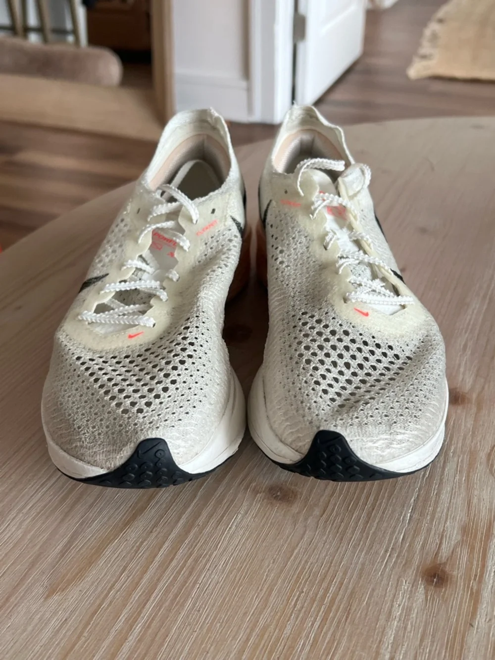 Nike Vaporfly white and pink Size 9